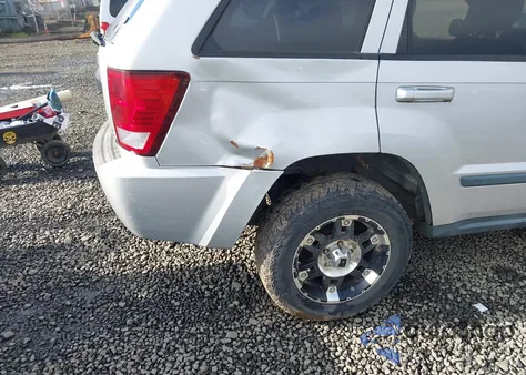 2008 Jeep Grand Cherokee Laredo z USA, uszkodzony, nr VIN 1J8GR48K18C153488